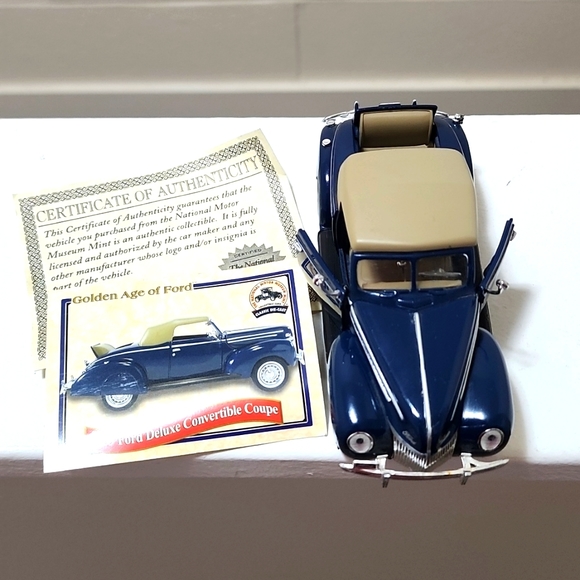 VINTAGE 1939 Ford Deluxe Convertible Coup - Picture 6 of 7